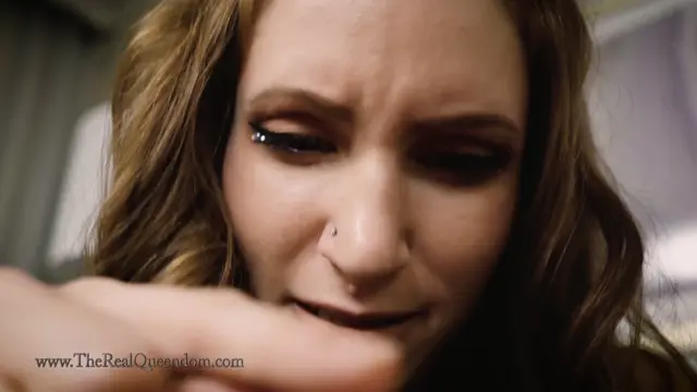 Poster: The Real Queendom - A Good Girlfriend