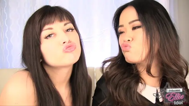 Poster: Princessellieidol - PUCKERING LIPS WITH ASTRODOMINA