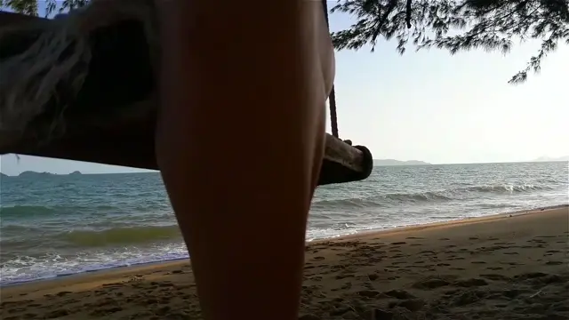 Poster: REGINA NOIR BEACH SWING 2