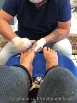 Poster: realqueenkasey 03-12-2019 Queens feet are getting pampered and ready for the