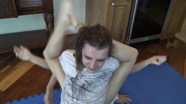 Poster: REALITY GIRLS SCISSORS – MISTRESS POCAHONTAS JONES – POCAHONTAS RETURNS